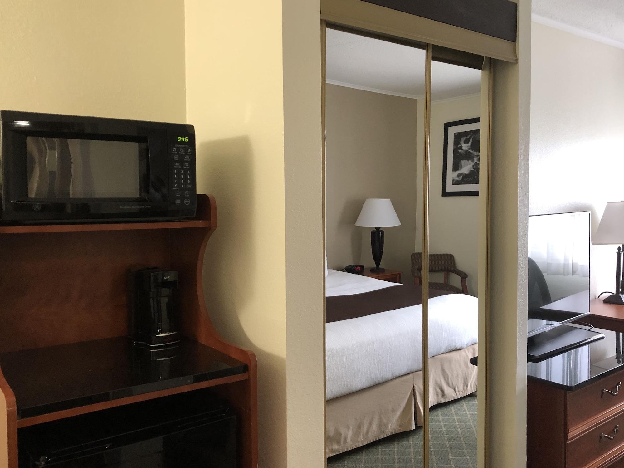 Best Western Plus Augusta Civic Center Inn Exterior photo