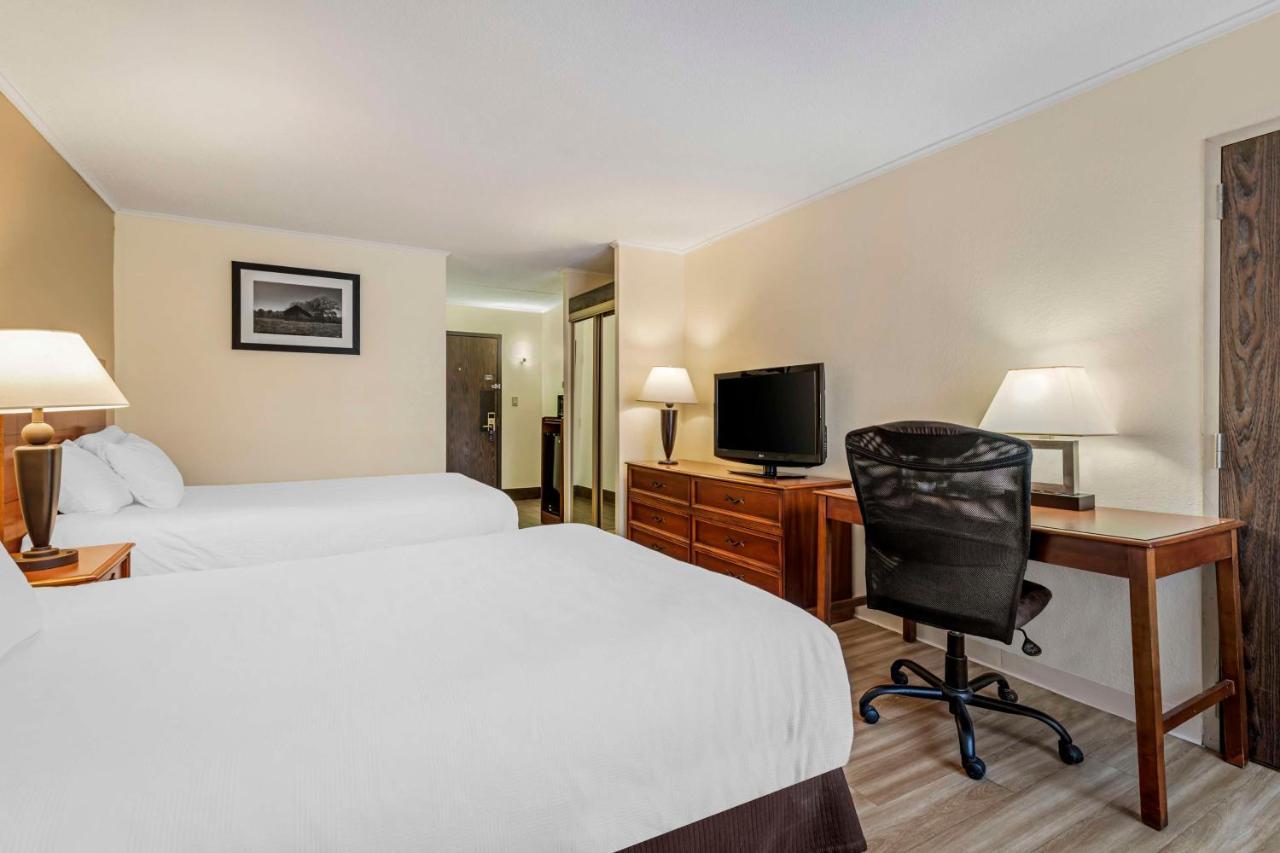 Best Western Plus Augusta Civic Center Inn Exterior photo
