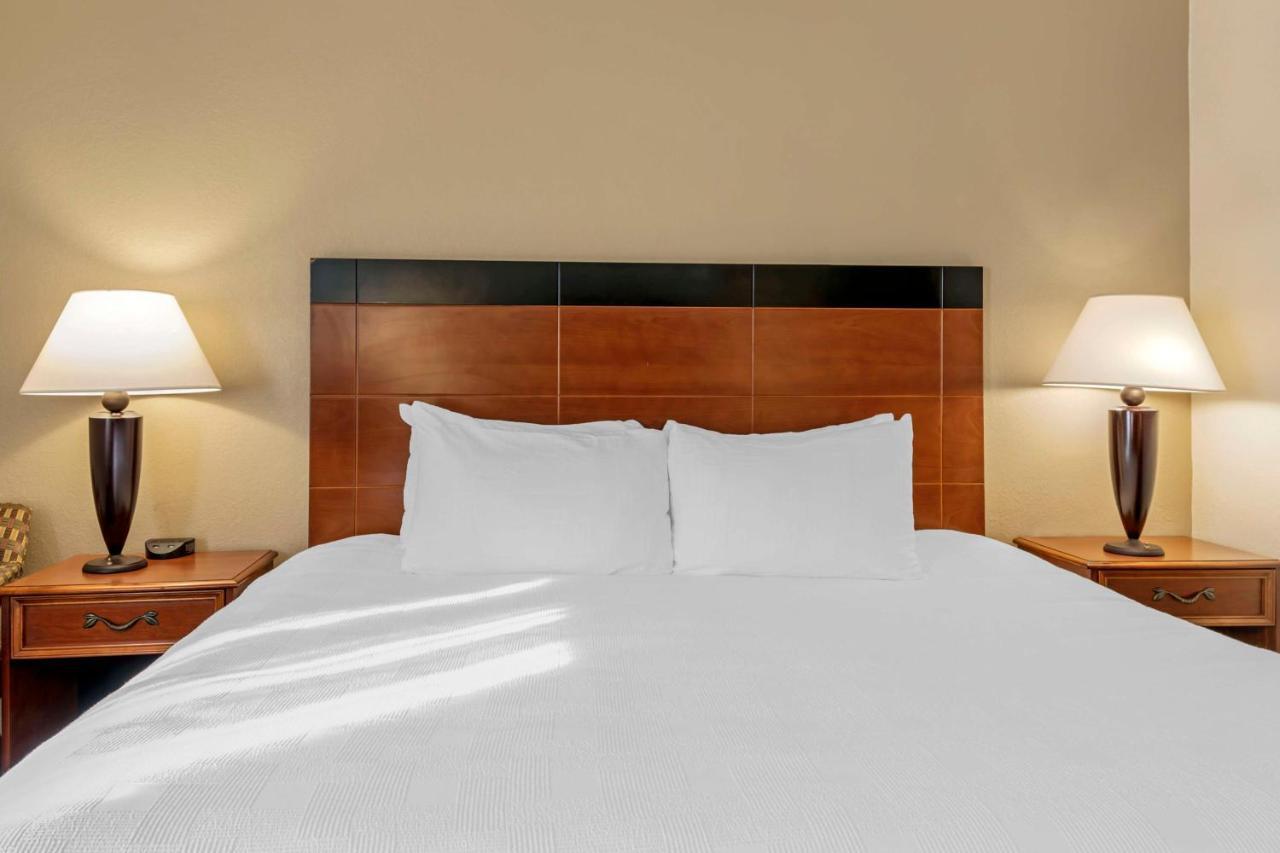 Best Western Plus Augusta Civic Center Inn Exterior photo