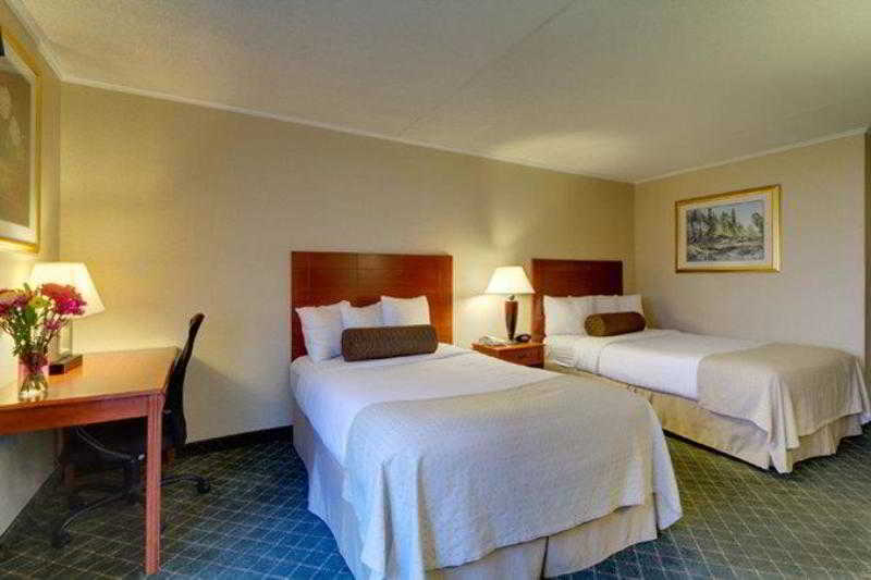 Best Western Plus Augusta Civic Center Inn Exterior photo